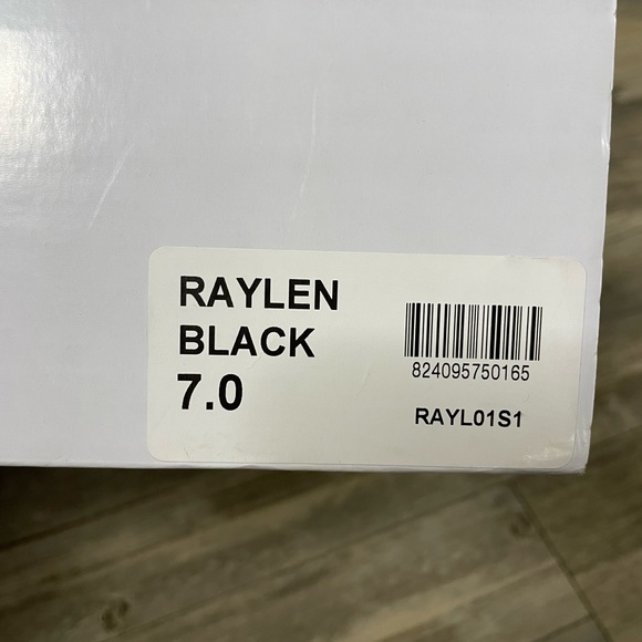 Steve Madden Raylen Booties in Black (Size: 7) - Picture 5 of 6